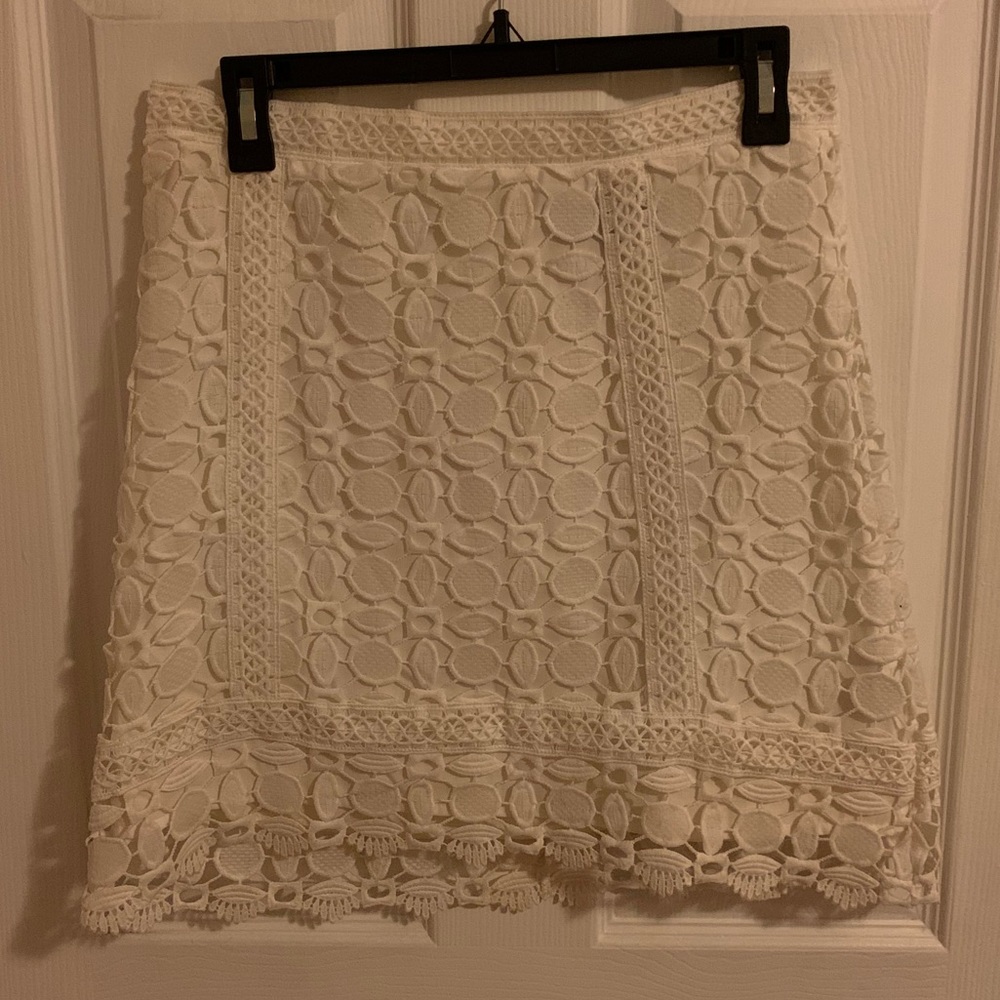 TOPSHOP White floral mini skirt size 8